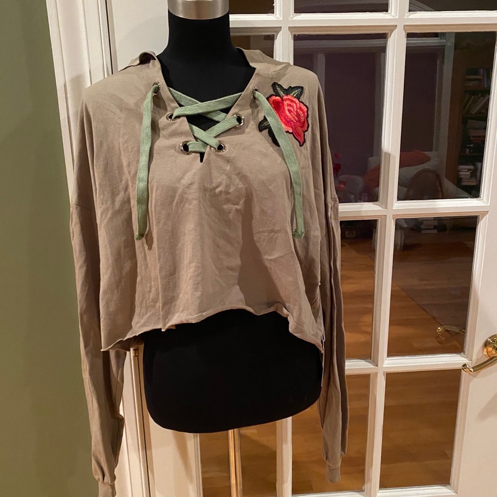 Passport embroidered rose crop sweatshirt